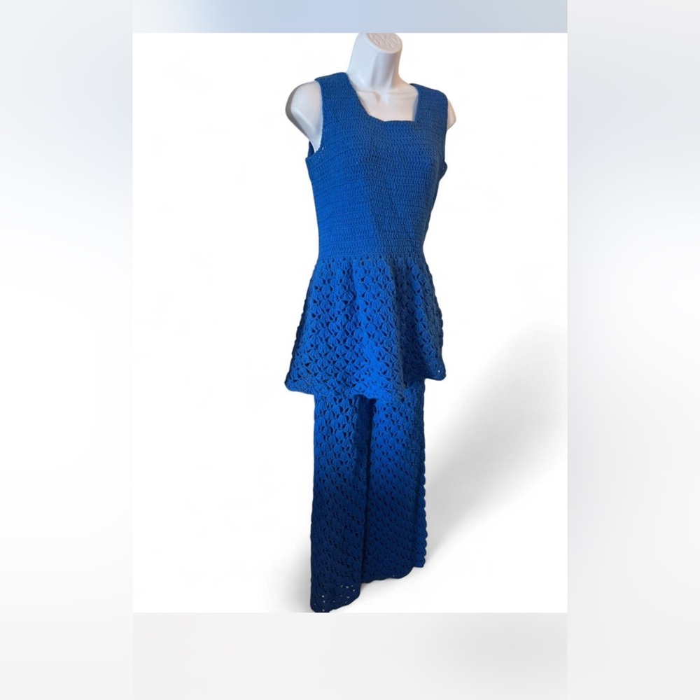Gorgeous Blue 1970e Crochet Set